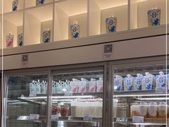 面包甜点陈列柜-白色日记·手作酸奶(麦凯乐店)