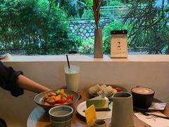 -彳亍咖啡·这里(水湾路店)