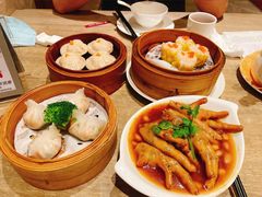 -广州中心皇冠假日酒店·百粤楼
