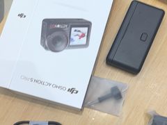 -DJI大疆(深圳华强北曼哈授权体验店)