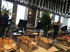面包甜点陈列柜-美食汇自助餐厅(成都万达瑞华酒店)