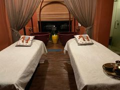 -迪瓦娜按摩和水疗中心