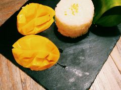 芒果糯米饭-弄堂里·寻味杭州(湖滨银泰in77C区店)