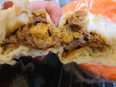 咸蛋黄超人包-老陶包子铺(南大西南村店)