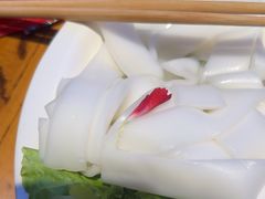 -老牌坊云南鱼豆花火锅(哈西万达店)