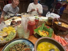 -老滇山寨•云南特色菜•地方菜•民族风情歌舞表演(金碧店)