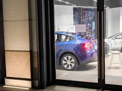 -TESLA 特斯拉(上海太古汇体验店)