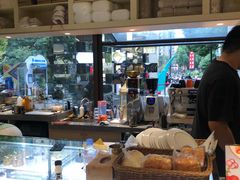 -Dough&Joe团憩(瑞虹天地月亮湾店)