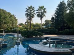 -张家港金凤凰度假村温泉