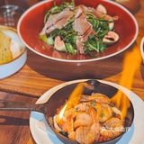 这家西班牙餐厅生意也太火爆了，格调和装修精致且高级