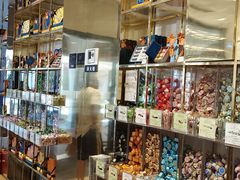 -VENCHI 闻绮(上海佛罗伦萨小镇店)