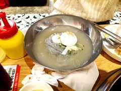 -江南猪肉商会无限续吃(弘大店)