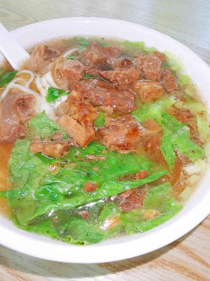 钟记揭阳手工面-"[薄荷]环境:饿了的时候只管闷头往里走.