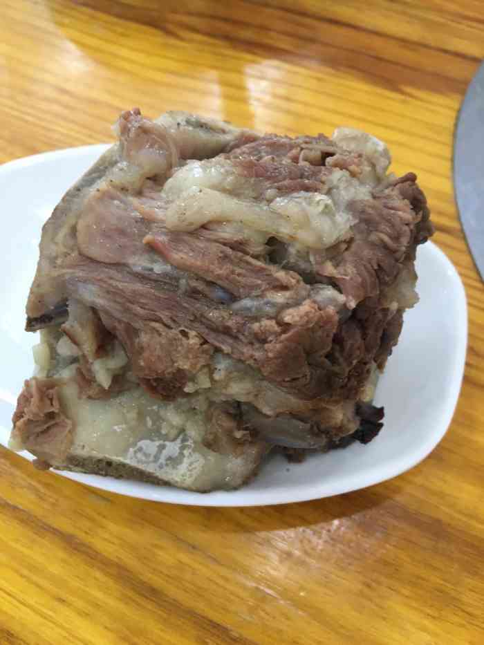 沈氏牛肉汤馆-"最爱她家的牛肉骨头,每次饿了吃个牛肉骨头.