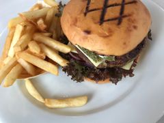 -Bully Hayes Restaurant & Bar