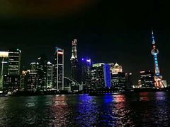 -黄浦江游览十六铺3号码头网红自助餐