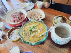-圣河湾虾饺美食(站前店)
