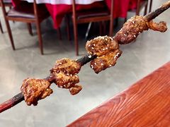 红柳烤肉-老钟家烤羊排·敦伊阁清真餐厅胡羊焖饼