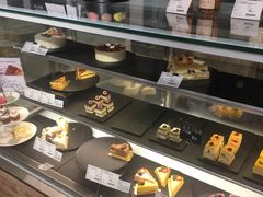 面包甜点陈列柜-欧式面包坊(青岛万象城店)