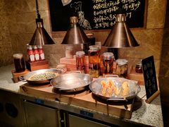 -松山湖凯悦酒店·Café自助餐厅·周末火舞秀表演