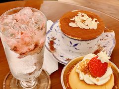 -Café Monson