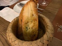 法式蒜香面包片-Golden Lily河内巴黎法越料理餐厅(建国西路店)