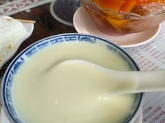 香滑凤凰奶-周大娘牛乳(旧寨古村总店)
