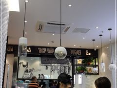大堂-顾一碗馄饨·烧麦(儿童医学中心店)
