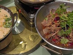 -帅巴人舅母子腊蹄民俗村