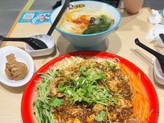 -灵芝妹子海鲜米线(劳动公园店)