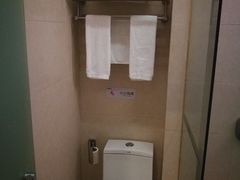 -卡罗酒店(东门晒布地铁站店)