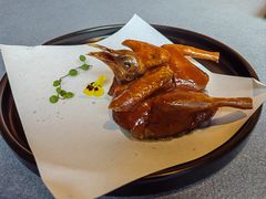 脆皮乳鸽-名佳荟