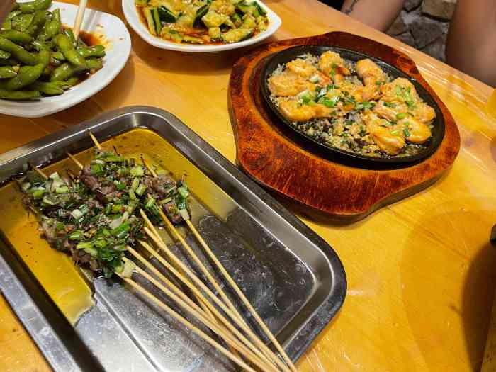 祖玛伍界烧烤(市民之家店)-"[服务铃]服务: 凭服务给了五星.上菜很.