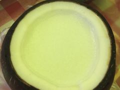 -志龙皇冠吃货椰子铺