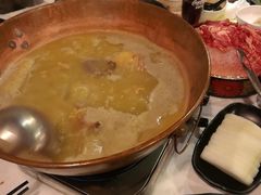 -鲜入围煮花胶鸡海鲜火锅