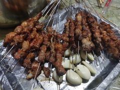 喂口牛肉串-胖姐涮肚烧烤