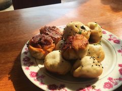 生煎-老字号眼镜子煎包汤包店