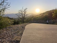 -鬼笑石后山停车场
