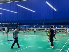 -中地华冠羽毛球俱乐部