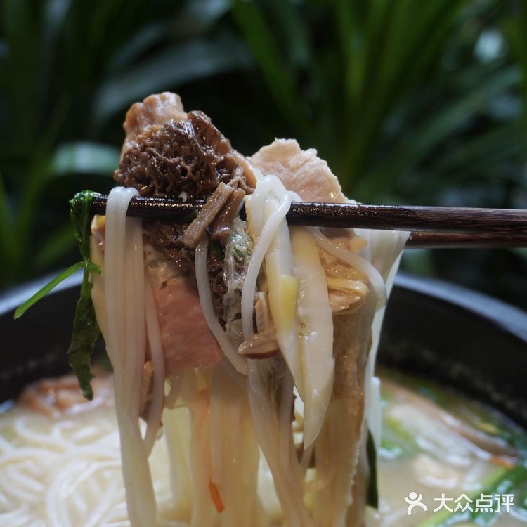 不太好找的宝藏过桥米线被我找到啦