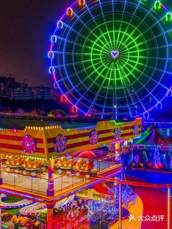 明媚夏日,艳阳高照,夏风吹拂,又恰逢小朋友们放暑假