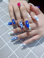 -UGIRL有个美甲