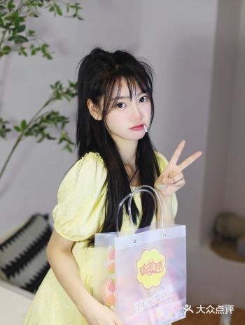 哪个小朋友的童年没有迷恋过小卖铺里的珍宝珠呢