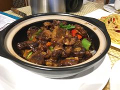 红烧牛尾-巴扎美食·新疆菜·西域歌舞表演餐厅(新疆大厦店)