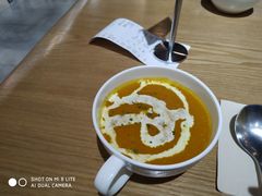 南瓜汤-HELLO 27 意面·沙拉·帕尼尼