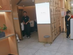-一東造型烫发染发