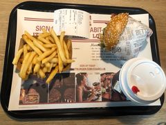 -The Habit Burger Grill 哈比特汉堡(复兴soho店)