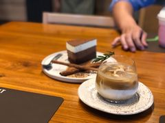 -Chom Cafe and Restaurant