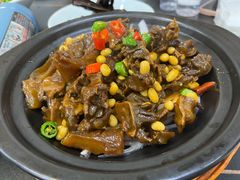 牛筋鸭胗焖黄豆-八张桌子(老店)