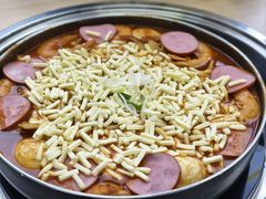 -三清洞摩西韩式年糕火锅(威高广场店)
